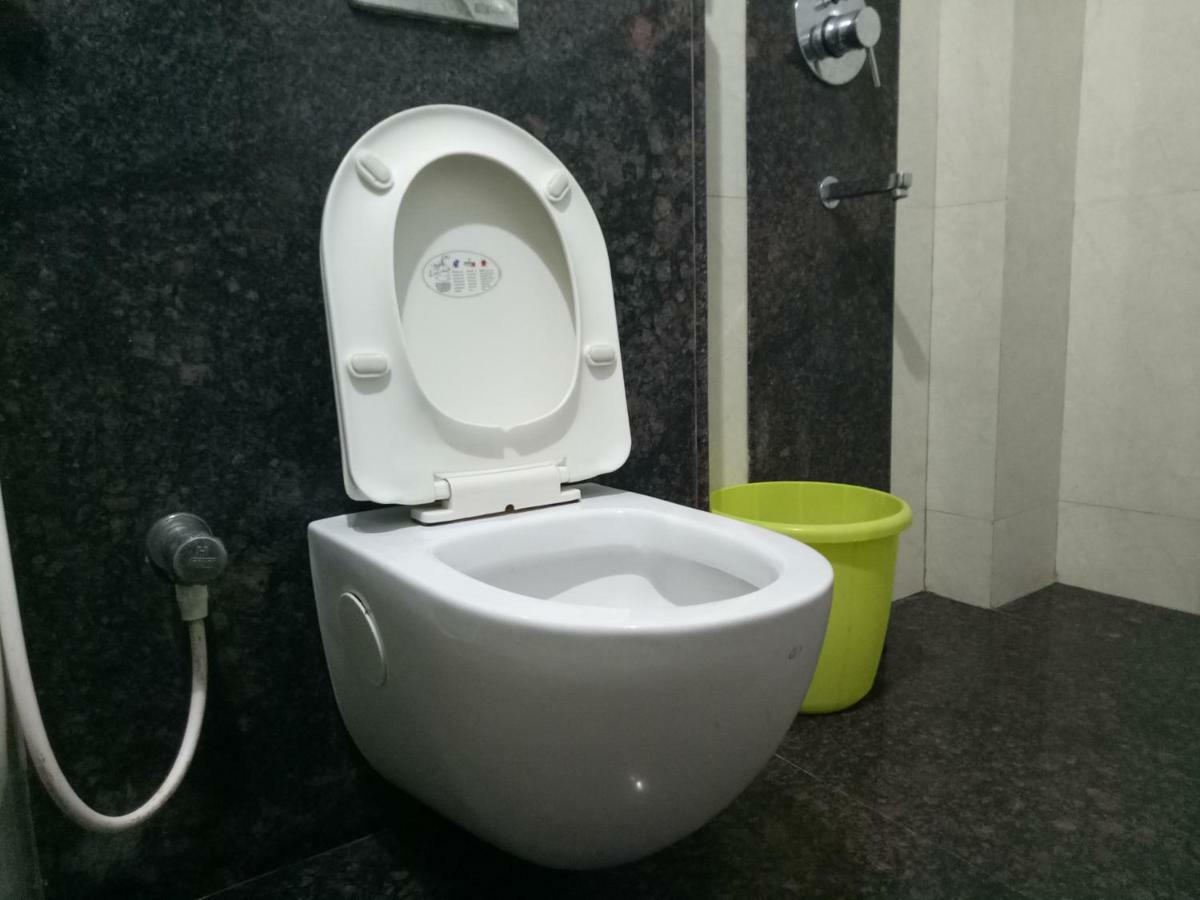 Assam Jatri Niwas Hotel Puri Exterior foto