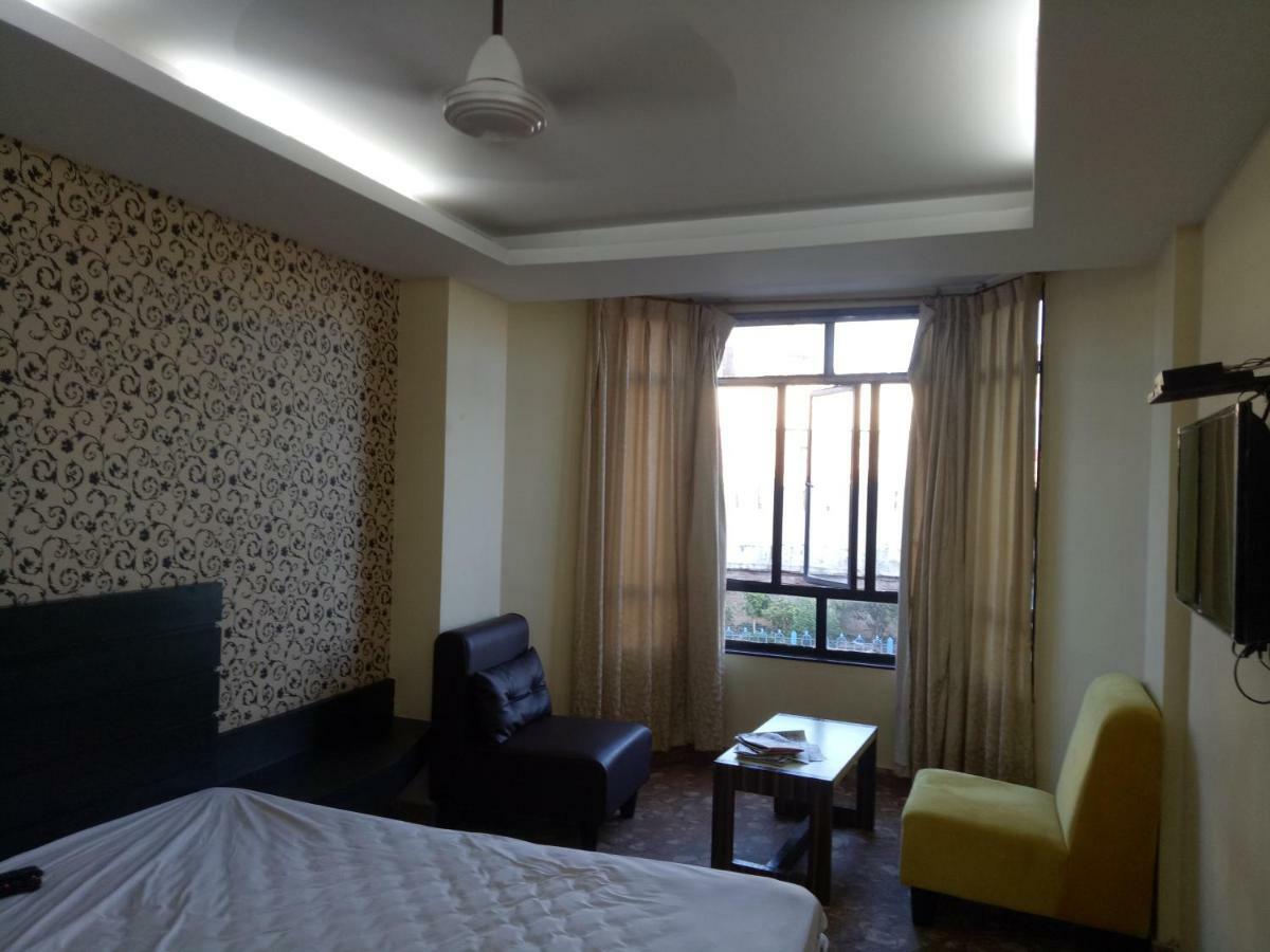 Assam Jatri Niwas Hotel Puri Exterior foto